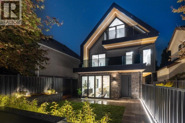 1 2145 Napier Street, Vancouver, BC V5L2P1 Photo 2