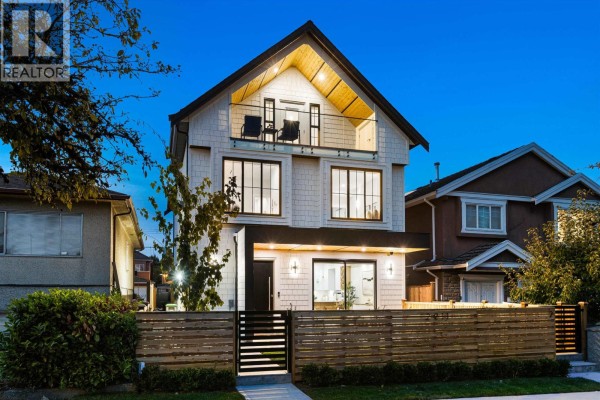 1 2211 Mannering Avenue, Vancouver, BC V5N3C5 Photo 2