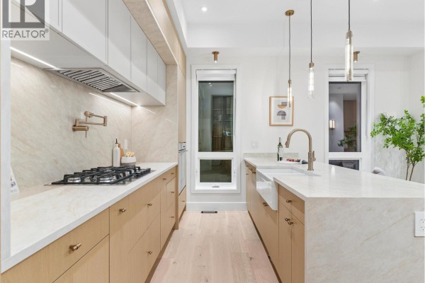 1 2541 E 2nd Avenue, Vancouver, BC V5M1C7 Photo 4