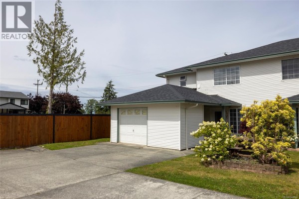 Living room - 1 2553 Kingcome Pl, Port Mcneill, BC V0N2R0 Photo 2