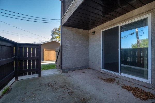 Living room/Dining room - 1 28 1st Street, Niverville, MB R0A1E0 Photo 2