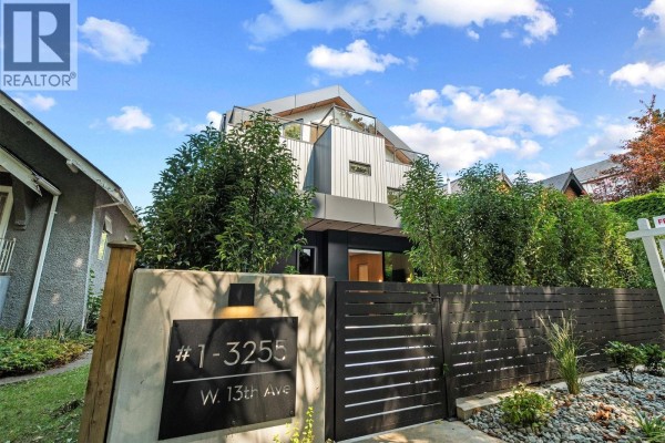1 3255 W 13th Avenue, Vancouver, BC V6K2V6 Photo 2