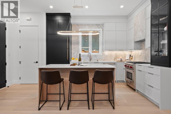 1 3255 W 13th Avenue, Vancouver, BC V6K2V6 Photo 4
