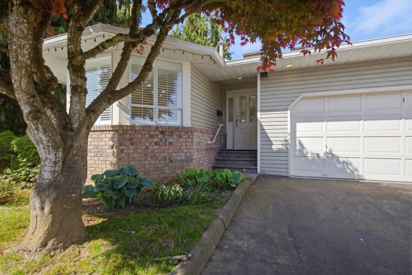 1 32615 Murray Avenue, Abbotsford, BC V2T4T8 Photo 2