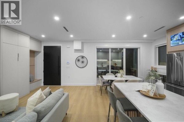 1 3623 Triumph Street, Vancouver, BC V5K1V4 Photo 4