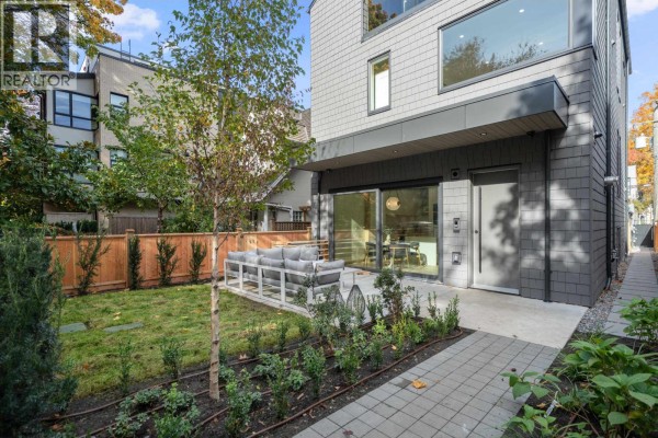 1 3657 W 11th Avenue, Vancouver
