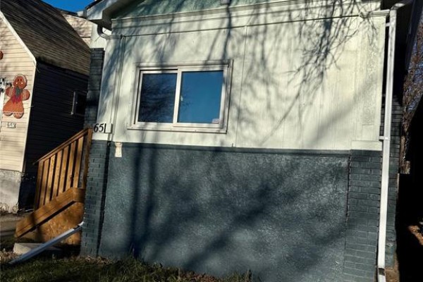 1-4 651 Flora Avenue, Winnipeg, MB R2W2S4 Photo 3