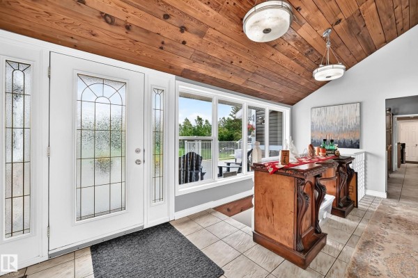 Kitchen - #1 53250 Rge Road 215, Rural Strathcona County, AB T8E2B3 Photo 3