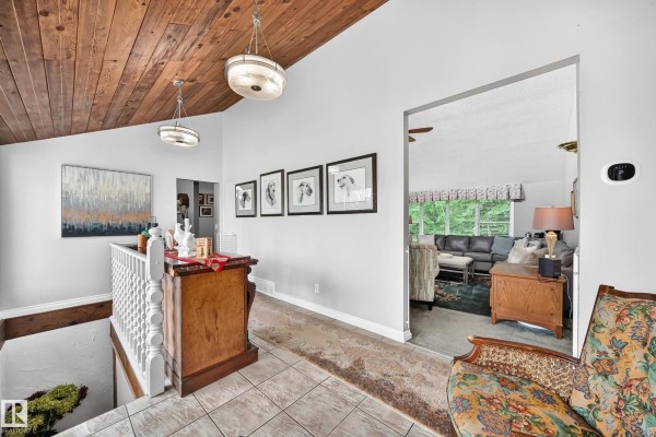 Family room - #1 53250 Rge Road 215, Rural Strathcona County, AB T8E2B3 Photo 4
