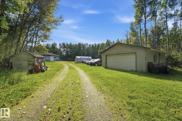 Family room - #1 53522 Rge Road 280, Rural Parkland County, AB T7X3V6 Photo 4