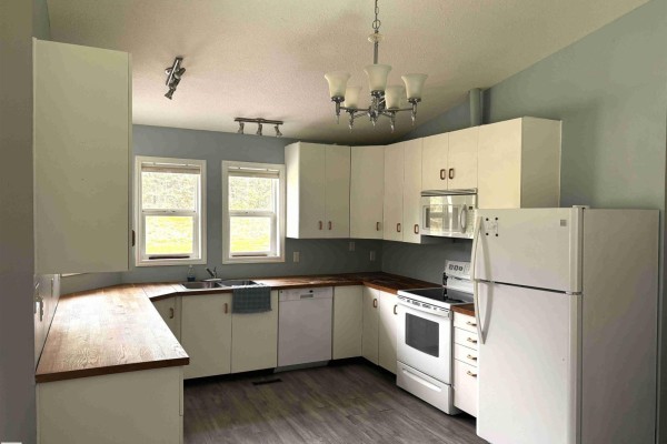 Dining room - #1 55029 Hwy 761, Rural Wetaskiwin County, AB T0C0T0 Photo 2