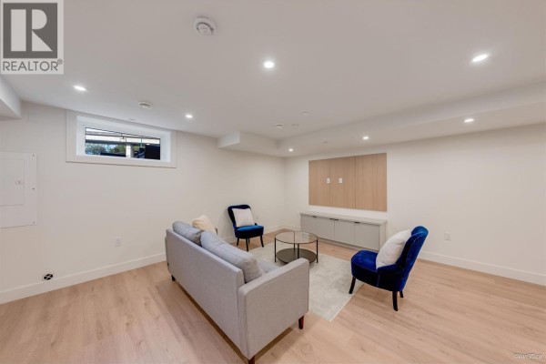 1 6136 Irmin Street, Burnaby, BC V5J1Z1 Photo 3