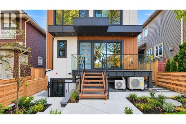 1 746 E 12th Avenue, Vancouver, BC V5T2H9 Photo 3