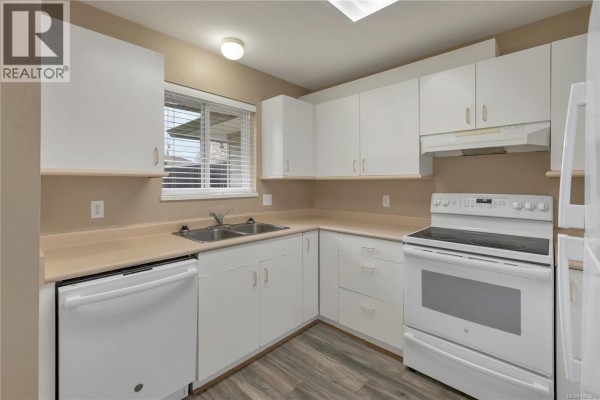 Bathroom - 1 772 Robron Rd, Campbell River, BC V9W7Y9 Photo 5
