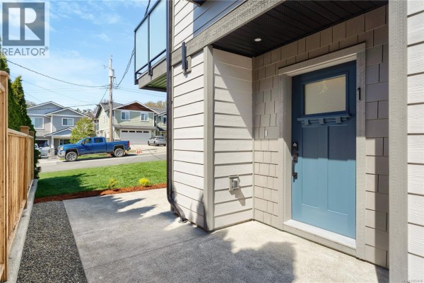 Bathroom - 1 921 Dale St, Saanich, BC V8X2V9 Photo 3