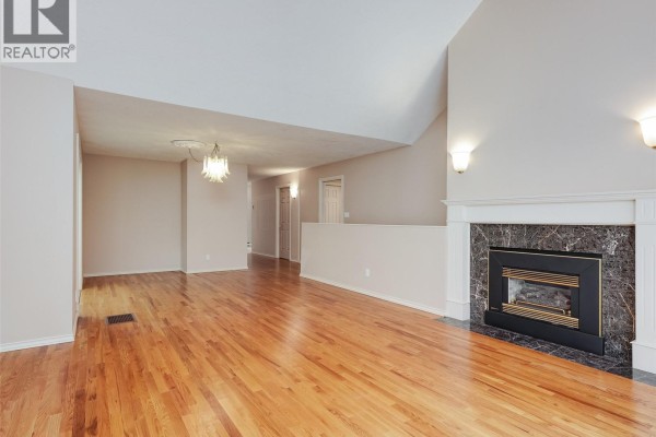 Patio - 1 928 Bearwood Lane, Saanich, BC V8P3G1 Photo 5