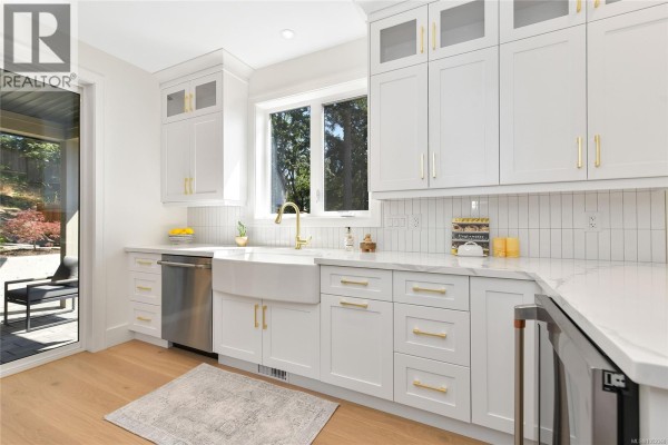 Ensuite - 1 930 Falaise Cres, Saanich, BC V8Y1A3 Photo 4