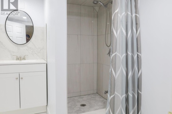 1 Bed 1bath Basement - 77 Rushingbrook Drive, Richmond Hill, ON L4S1X4 Photo 4