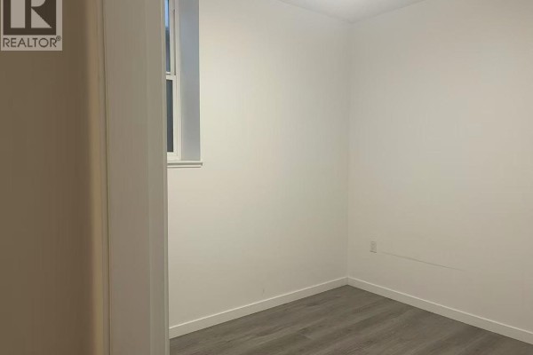 1 Bed Suite 5349 Patrick Street, Burnaby, BC V5J3B2 Photo 2