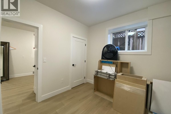 1 Bed Suite 7542 Lindrick Court, Burnaby, BC V5A3Y5 Photo 4