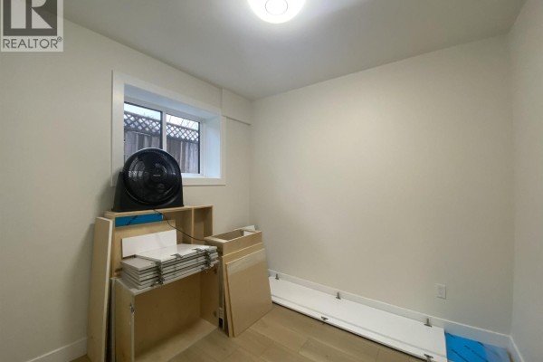 1 Bed Suite 7542 Lindrick Court, Burnaby, BC V5A3Y5 Photo 5