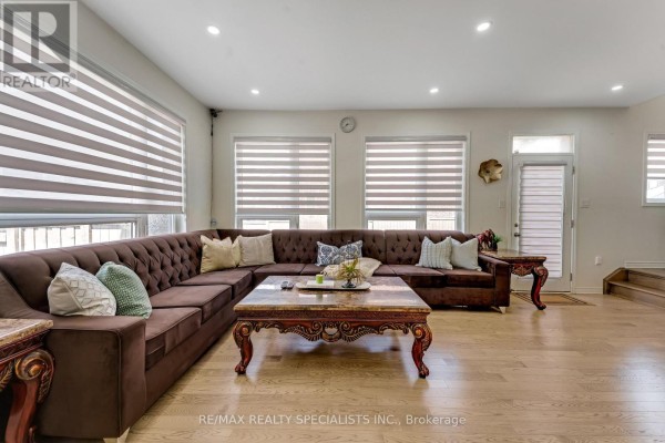 1 Boothill Drive, Brampton, ON L7A5E5 Photo 5
