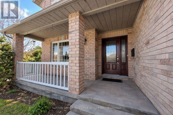 1 Buman Court, Barrie, ON, photo 3