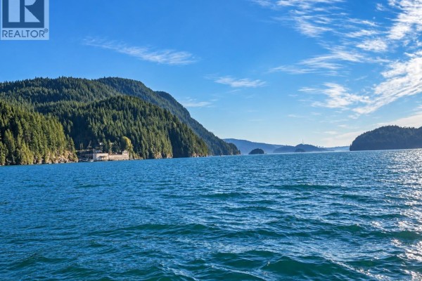 1 Buntzen Bay, North Vancouver, BC V7G1M9 Photo 4