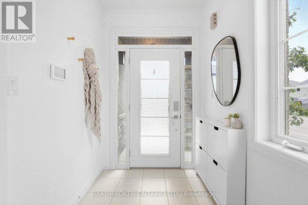 Bathroom - 1 Burley Lane, Hamilton, ON L9G0G5 Photo 3