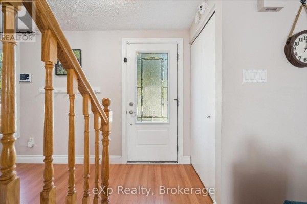 Bedroom 2 - 1 Chesterton Lane, Guelph, ON N1E6T1 Photo 5
