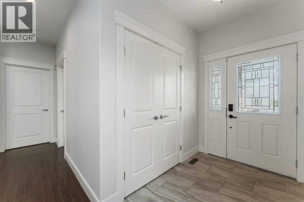 Pantry - 1 Cole Way, Sylvan Lake, AB T4S0L6 Photo 5
