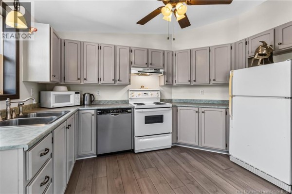 1 Converse Lane, Riverview, NB E1B5J3 Photo 5