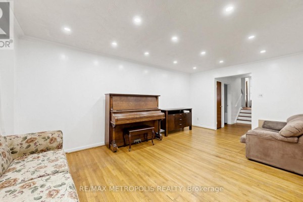 1 Council Crescent, Toronto, ON M3J1J5 Photo 2