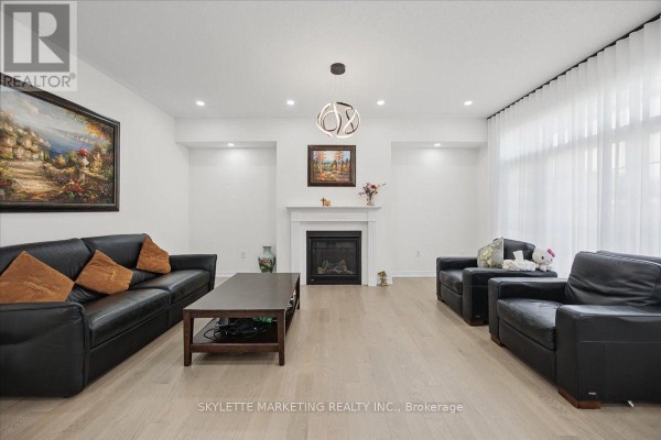1 Cranley Road, East Gwillimbury, ON L9N0T7 Photo 5