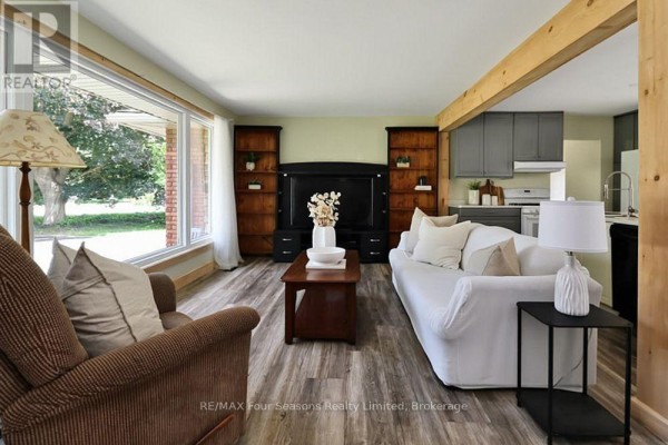 1 Elgin Street, Clearview, ON, photo 3