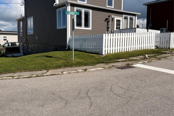 1 Elizabeth Avenue, Channel Port Aux Basques, NL, photo 3