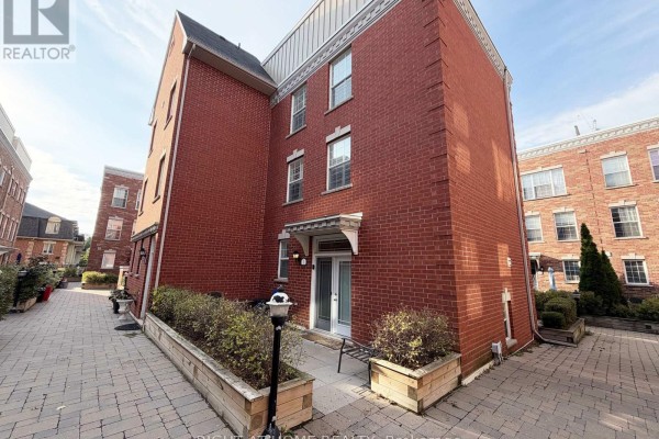 1 Fairhead Mews, Toronto, ON M4E3Y4 Photo 3