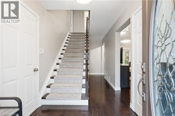 Recreation room - 1 Fenton Drive, Waterdown, ON L8B0C8 Photo 4