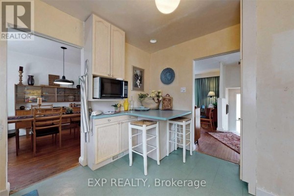 Kitchen - 1 Guytoi Court, Toronto, ON M3C1Y1 Photo 3