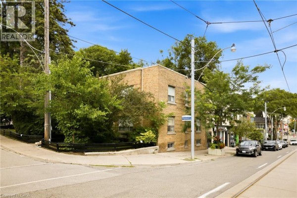 Living room - 1 Kingswood Road Unit# 3r, Toronto, ON M4E3N4 Photo 2