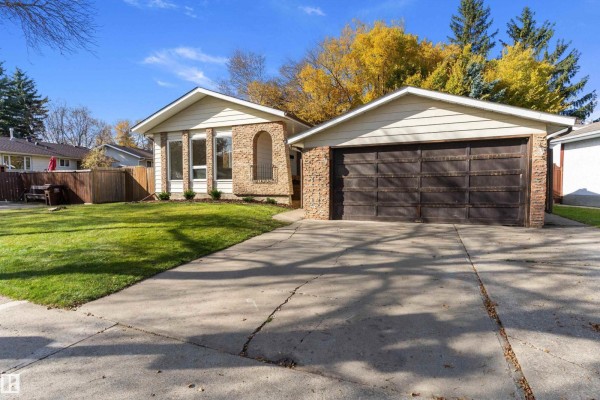 Family room - 1 Larson Av, St  Albert, AB T8N2H1 Photo 3