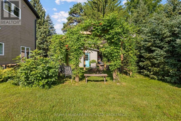 Bathroom - 1 Linden Avenue, Pelham, ON L0S1E3 Photo 4