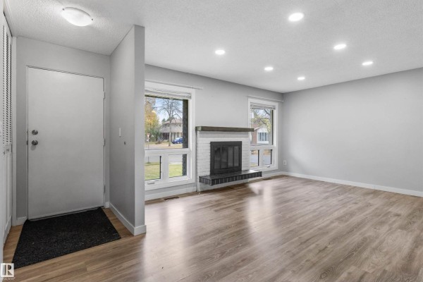 1 Lloyd Pl, St  Albert, AB, photo 3