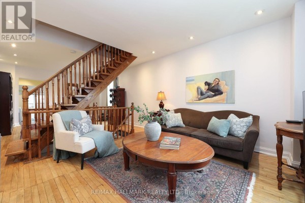 1 Lockwood Road, Toronto, ON M4L3M7 Photo 4