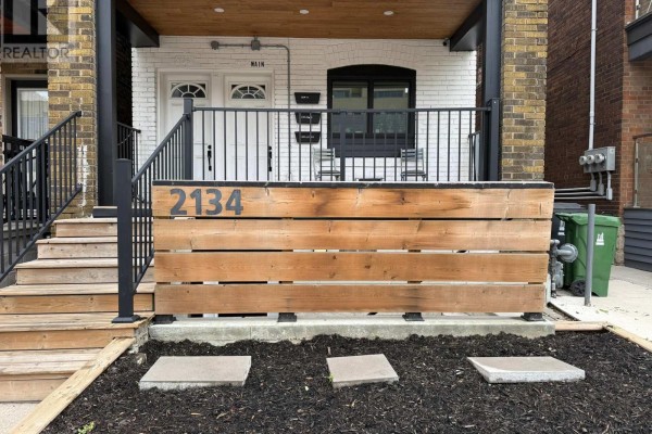 1 Lower - 2134 Dundas Street W, Toronto, ON M6R1X2 Photo 2