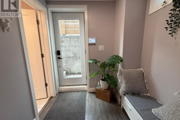 1 Lower - 2134 Dundas Street W, Toronto, ON M6R1X2 Photo 4