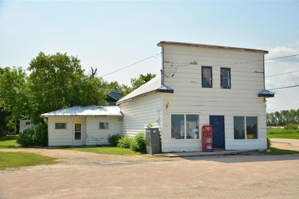 Kitchen - 1 Main Street, Hilbre, MB R0C1L0 Photo 2