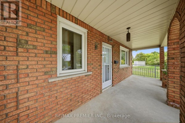 Primary Bedroom - 1 Mayo Drive, Toronto, ON M6L2X1 Photo 3