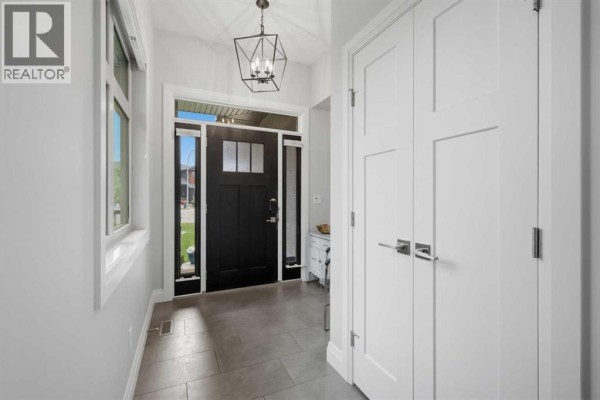 1 Meadow Close, Lacombe, AB, photo 2