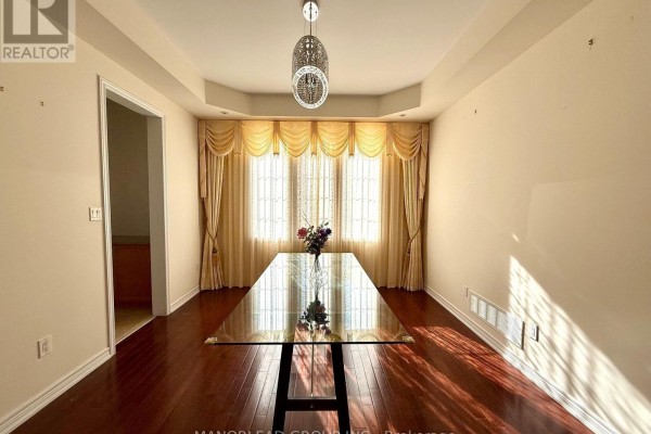 Family room - 1 Morganfield Court, Richmond Hill, ON L4E0S6 Photo 4